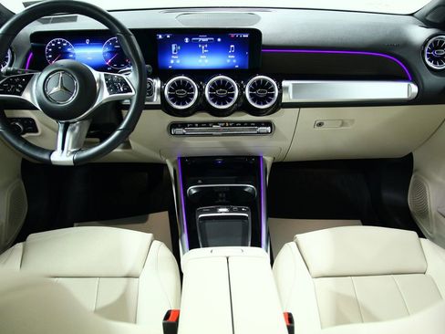 Certified 2025 Mercedes-Benz GLB 250 4MATIC image 5