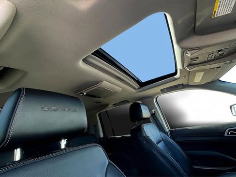 Used 2020 GMC Yukon XL Denali w/ Denali Ultimate Package image 14