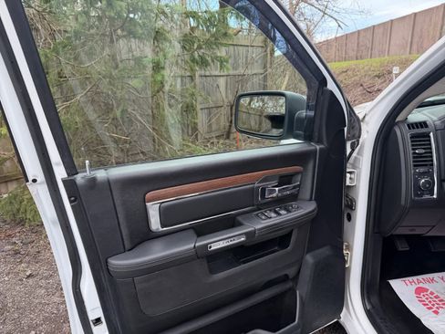 Used 2017 RAM 1500 Laramie w/ Convenience Group image 12