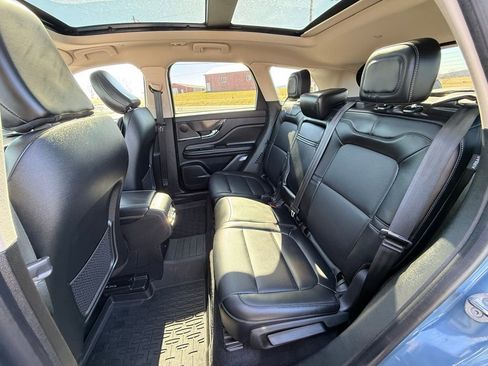 Used 2023 Lincoln Corsair Standard w/ Equipment Group 101A image 32