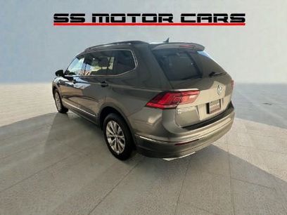 Used 2018 Volkswagen Tiguan SE w/ Panoramic Sunroof Package