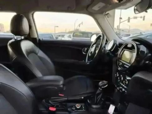 Used 2018 MINI Cooper 2-Door Hardtop FWD image 25