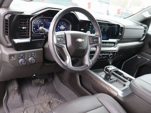 Used 2023 Chevrolet Silverado 1500 LTZ image 4