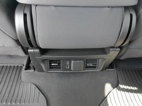 Used 2024 Chevrolet Silverado 1500 LT AWD/4WD image 18