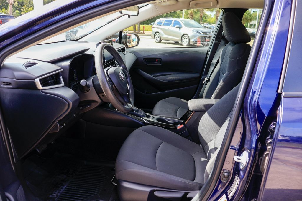 Used 2022 Toyota Corolla LE FWD image 9
