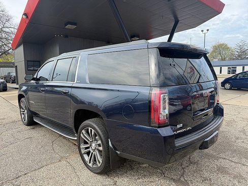 Used 2018 GMC Yukon XL SLT image 2