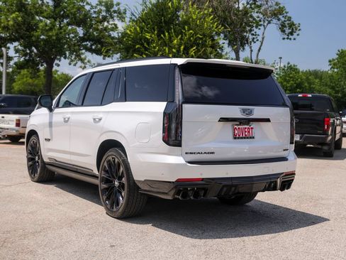 Used 2025 Cadillac Escalade V w/ LPO, ONYX Package AWD/4WD image 3