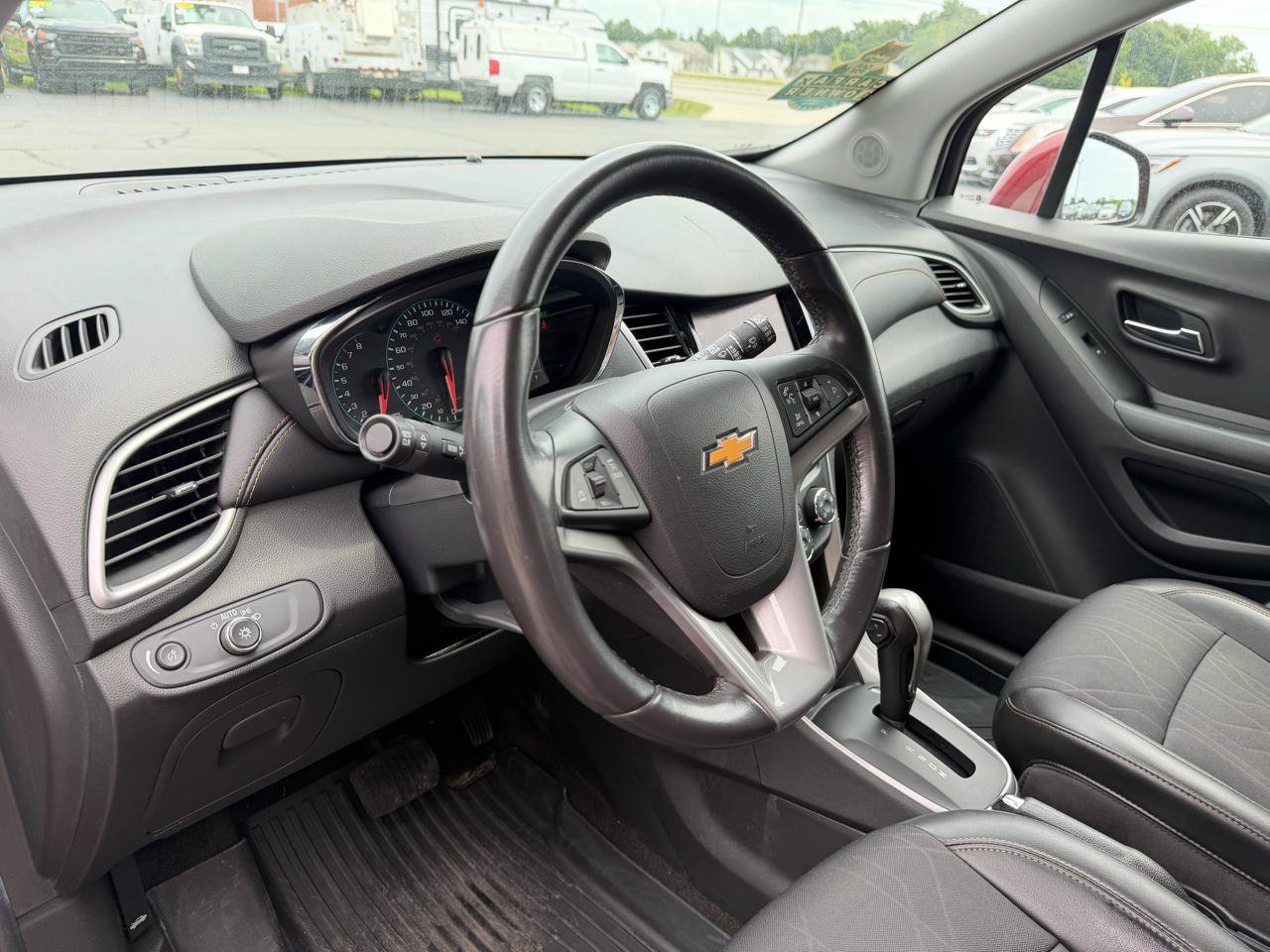 Used 2021 Chevrolet Trax LT w/ LT Convenience Package FWD image 21