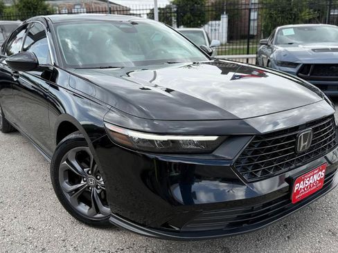 Used 2023 Honda Accord EX image 4