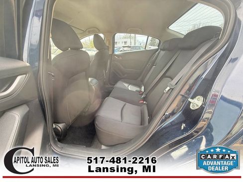 Used 2018 MAZDA MAZDA3 Sport image 14