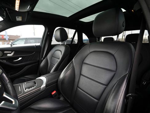 Used 2021 Mercedes-Benz GLC 300 4MATIC image 20