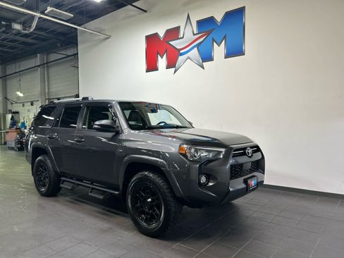 Used 2021 Toyota 4Runner SR5 Premium w/ Moonroof Package AWD/4WD image 2