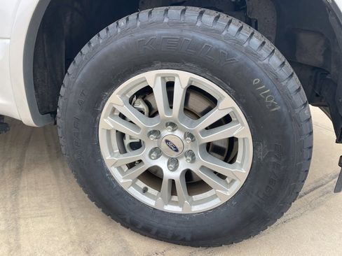 Used 2017 Ford F150 Lariat image 10