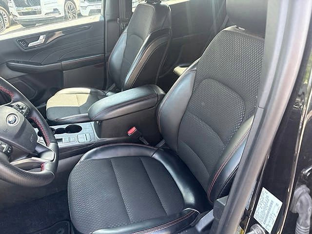 Used 2025 Ford Escape ST-Line Select AWD/4WD image 21