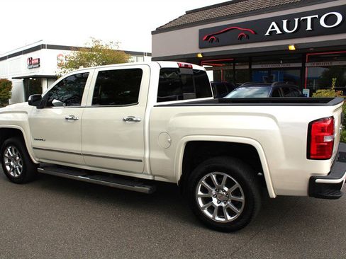Used 2015 GMC Sierra 1500 Denali w/ Driver Alert Package image 3