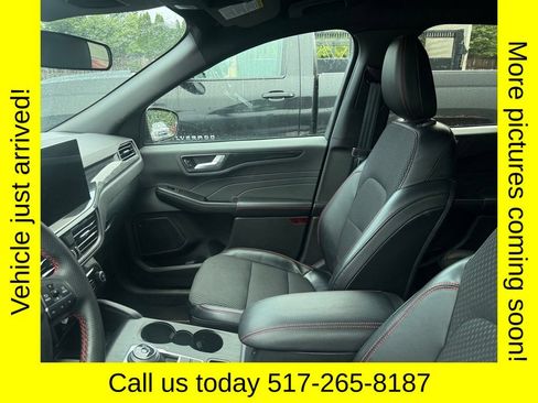 Used 2023 Ford Escape ST-Line w/ Tech Pack #1 AWD/4WD image 3