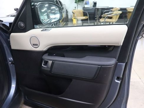 Used 2019 Land Rover Discovery SE AWD/4WD image 21