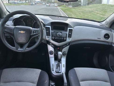 Used 2015 Chevrolet Cruze LS image 8