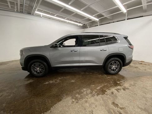 Used 2025 GMC Acadia Elevation image 3