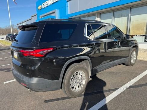 Used 2022 Chevrolet Traverse LT image 9