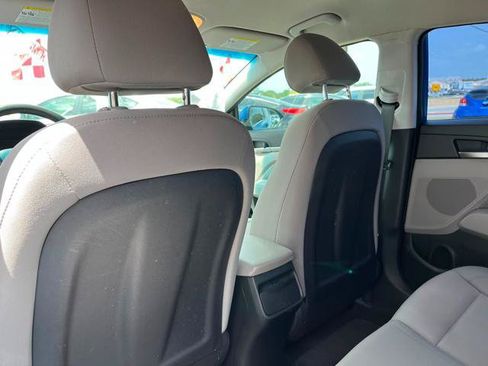 Used 2018 Hyundai Elantra SEL FWD image 15