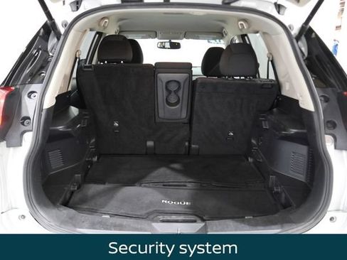 Used 2017 Nissan Rogue SV w/ SV Premium Package AWD/4WD image 12