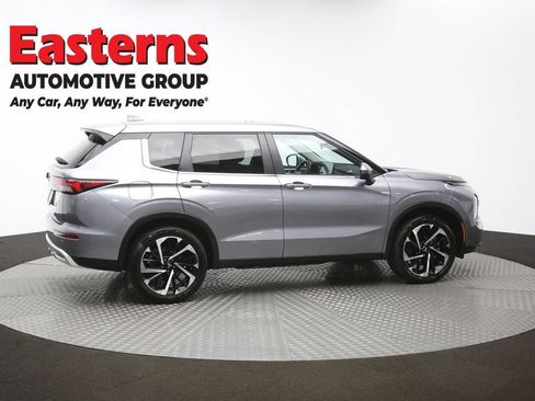Used 2024 Mitsubishi Outlander SE image 43