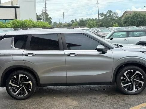Used 2022 Mitsubishi Outlander SE FWD image 5