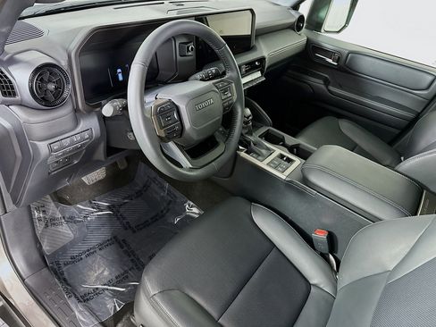 Used 2024 Toyota Land Cruiser image 9