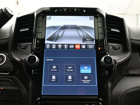 Used 2024 RAM 2500 Limited image 30