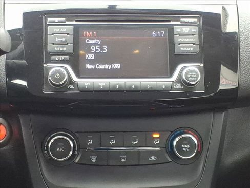 Used 2017 Nissan Sentra SV image 6