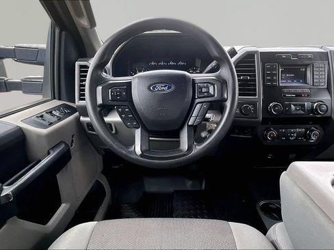 Used 2019 Ford F250 XL w/ STX Appearance Package AWD/4WD image 5