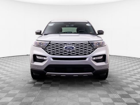 Used 2023 Ford Explorer Platinum w/ Technology Package AWD/4WD image 9