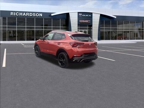 Used 2024 Buick Encore GX Sport Touring image 3