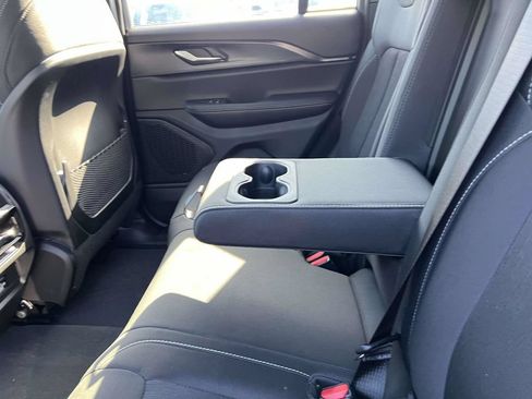 Used 2025 Jeep Grand Cherokee Laredo X AWD/4WD image 18