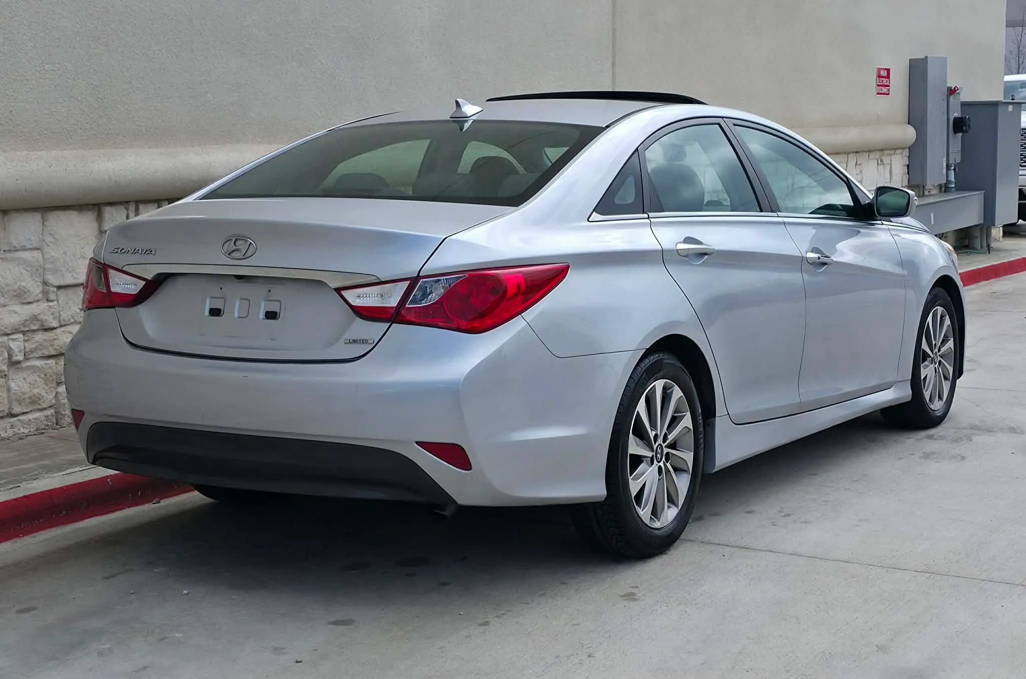 Used 2014 Hyundai Sonata Limited FWD image 3