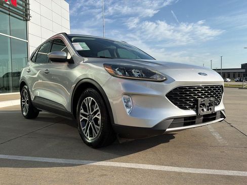 Used 2020 Ford Escape SEL FWD image 4