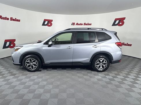 Used 2021 Subaru Forester Premium AWD/4WD image 3