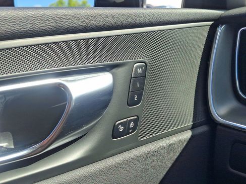 Certified 2024 Volvo XC60 B5 Core image 24