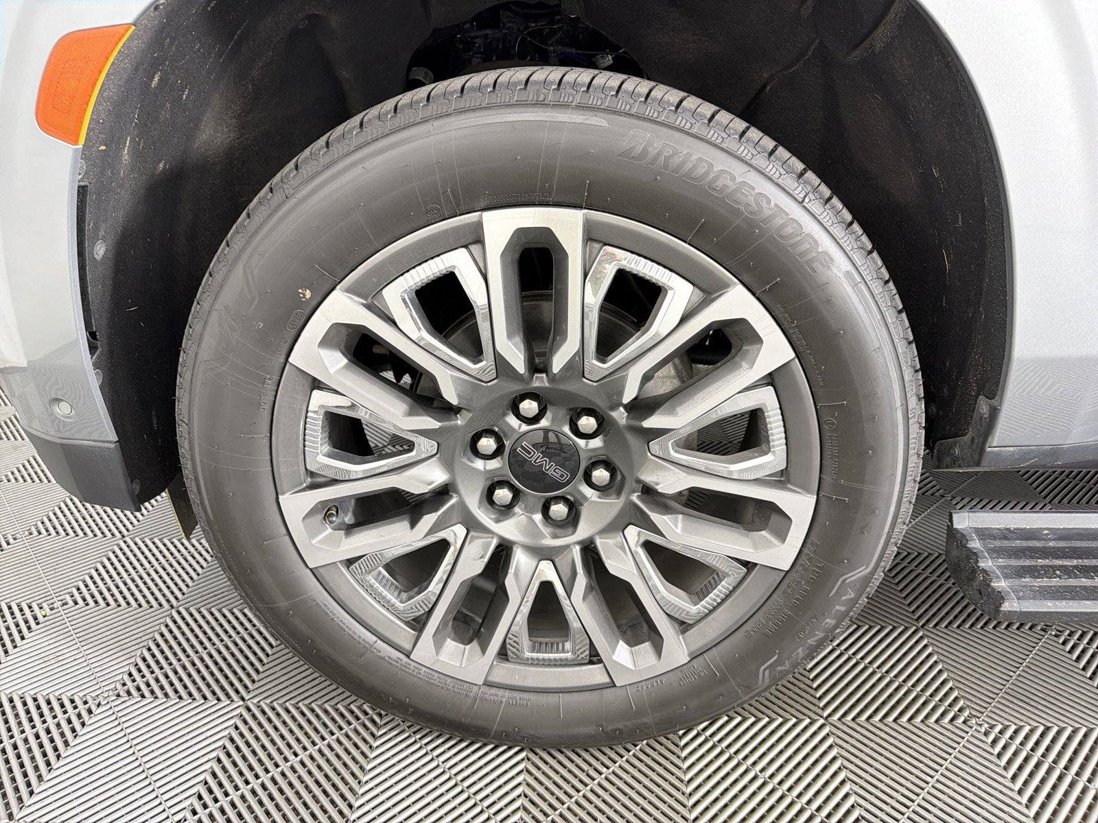 Certified 2024 GMC Yukon Denali Ultimate AWD/4WD image 9