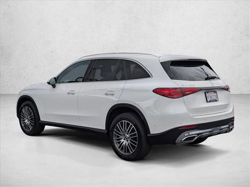 Used 2025 Mercedes-Benz GLC 300 image 8