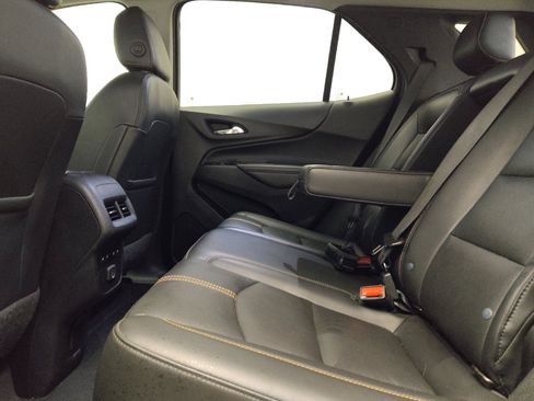Used 2022 Chevrolet Equinox Premier AWD/4WD image 18