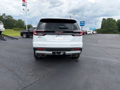 Used 2026 GMC Acadia Elevation w/ Elevation Premium Package FWD image 4