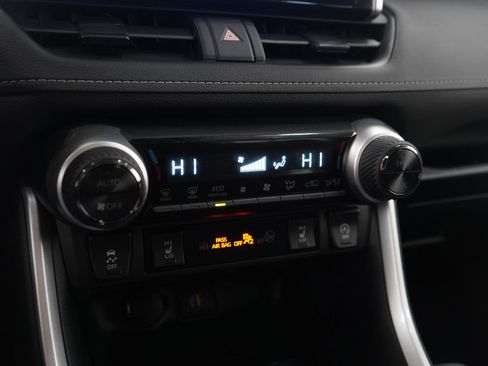 Used 2025 Toyota RAV4 XLE w/ Convenience Package image 23