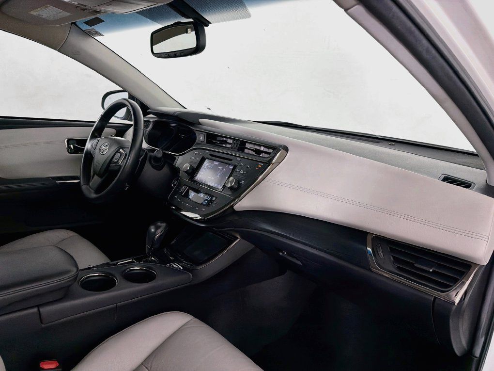 Used 2016 Toyota Avalon Touring FWD image 30