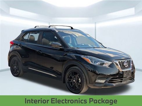 Used 2020 Nissan Kicks SR w/ SR Premium Package image 9