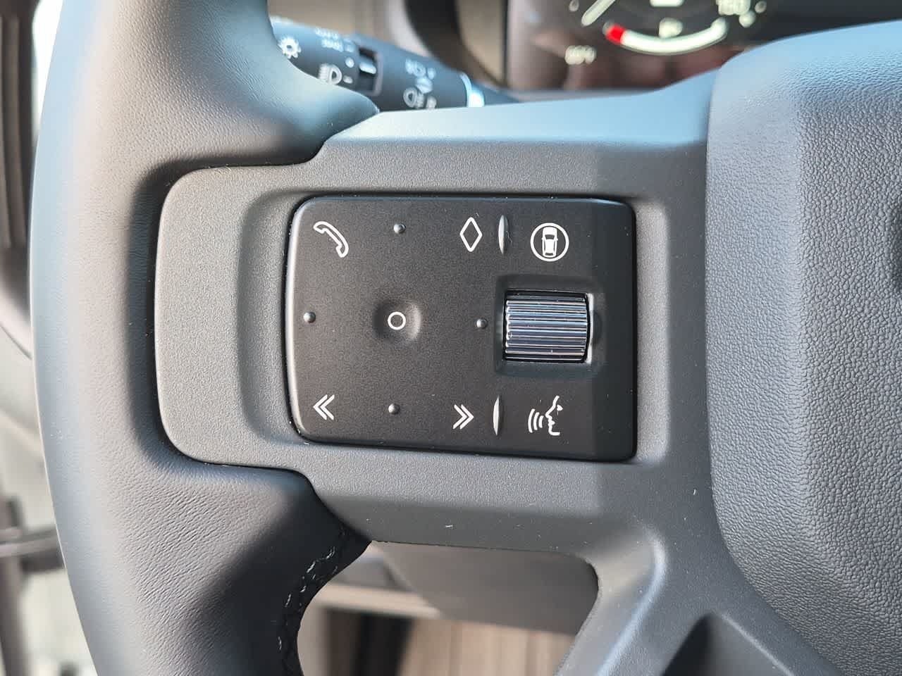 New 2026 Land Rover Defender 110 X-Dynamic SE AWD/4WD image 24