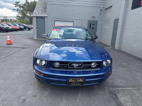 Used 2006 Ford Mustang Coupe image 2