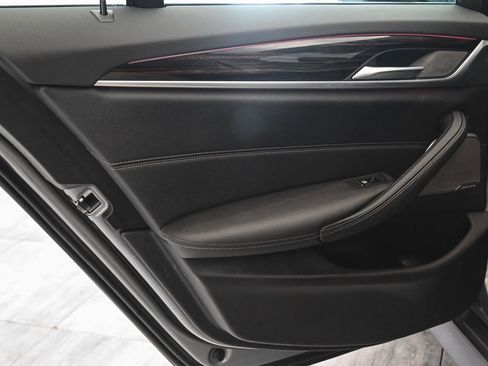 Used 2023 BMW 530e xDrive w/ Premium Package image 13