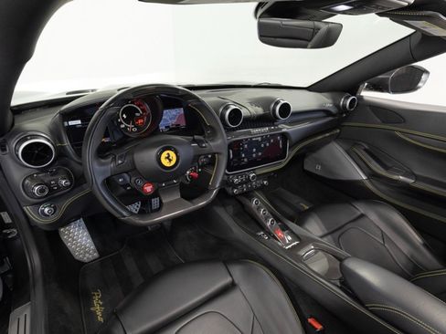 Used 2020 Ferrari Portofino RWD image 5